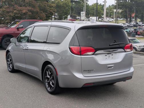 2020 Chrysler Pacifica Touring-L Plus