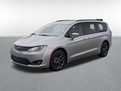 2020 Chrysler Pacifica Touring-L Plus