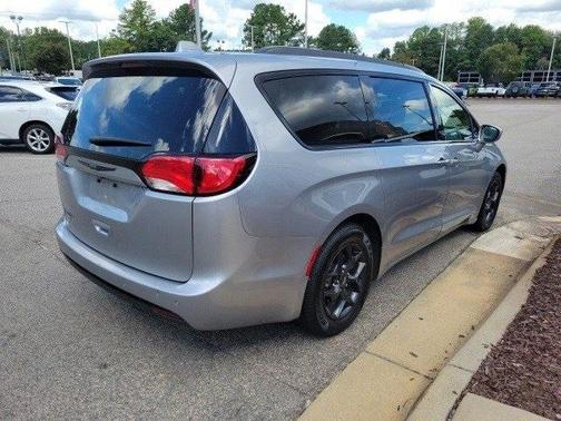 2020 Chrysler Pacifica Touring-L Plus