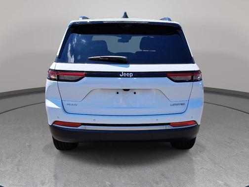 Bright White 2026 Jeep Grand Cherokee Limited 4x4