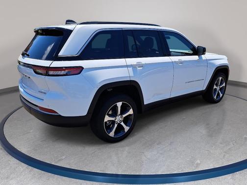 Bright White 2026 Jeep Grand Cherokee Limited 4x4