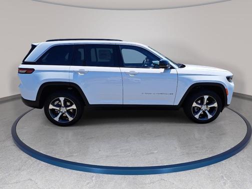 Bright White 2026 Jeep Grand Cherokee Limited 4x4
