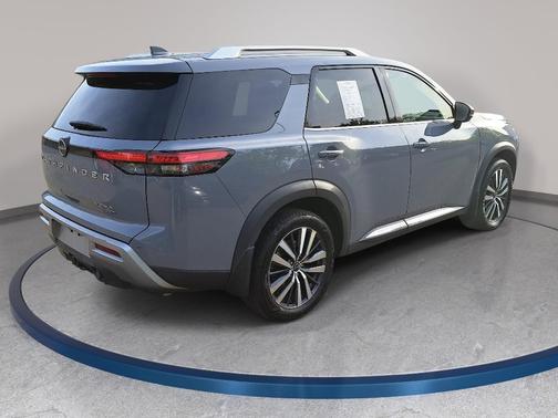 2022 Nissan Pathfinder Platinum
