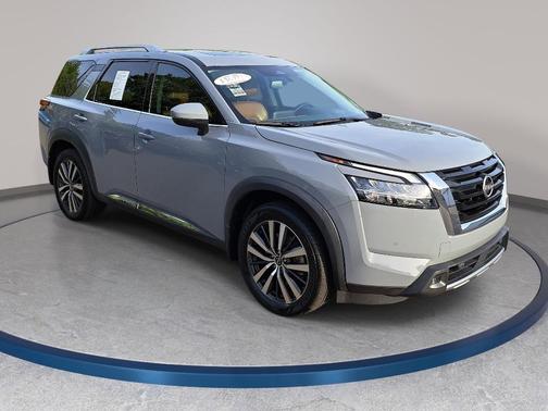 2022 Nissan Pathfinder Platinum