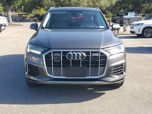 Samurai Gray Metallic 2023 Audi Q7 55 Prestige
