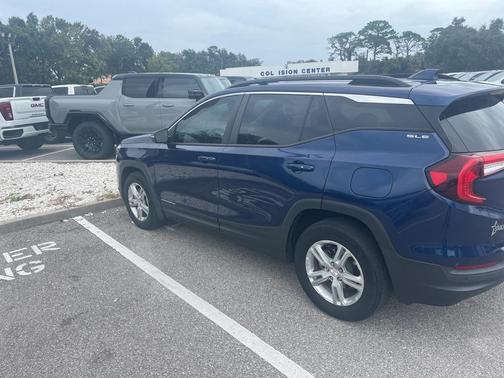 2022 GMC Terrain SLE