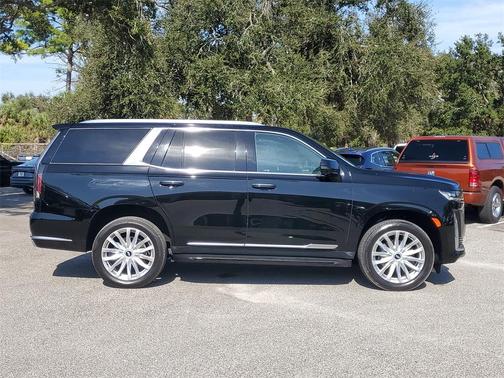 2022 Cadillac Escalade Luxury