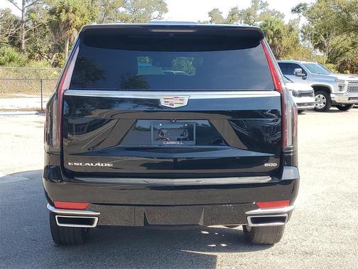 2022 Cadillac Escalade Luxury