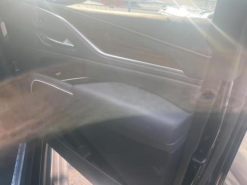 2022 Cadillac Escalade Luxury