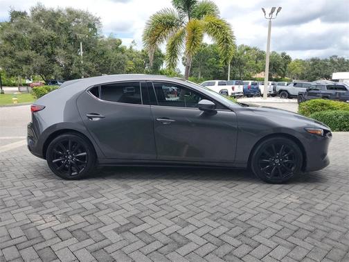 2022 Mazda Mazda3 FWD w/Premium Package