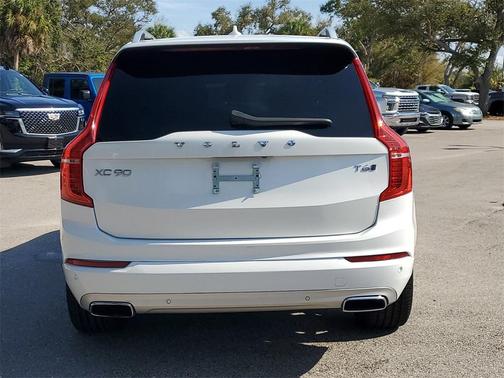 2019 Volvo XC90 T6 Momentum