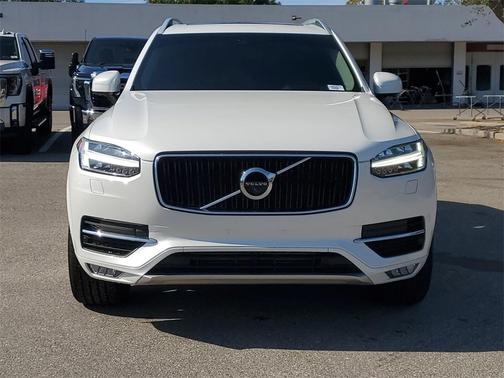 2019 Volvo XC90 T6 Momentum
