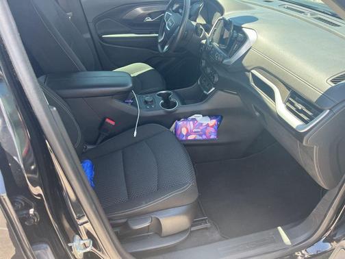 Ebony Twilight Metallic 2022 GMC Terrain SLE