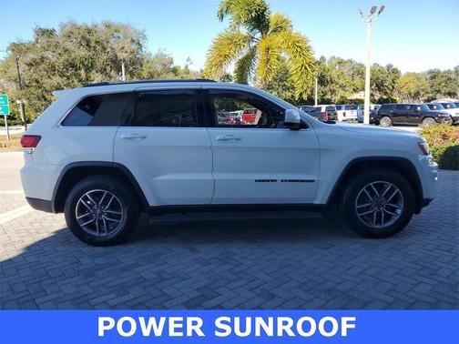 2020 Jeep Grand Cherokee Laredo E