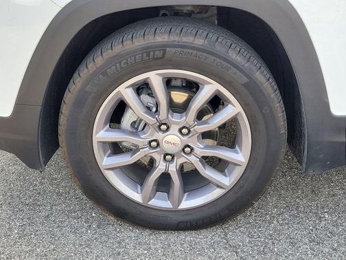 Summit White 2024 GMC Terrain SLT