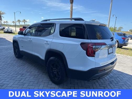 2023 GMC Acadia AT4
