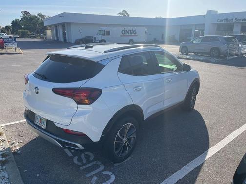 Summit White 2022 Buick Encore GX Select