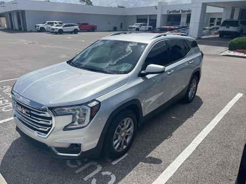 Quicksilver Metallic 2022 GMC Terrain SLT