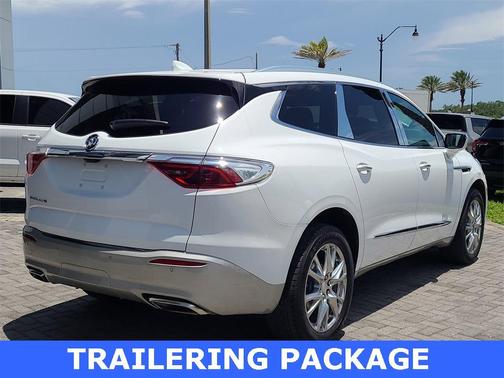 2022 Buick Enclave Essence