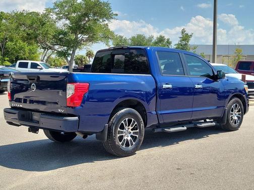 Deep Blue Pearl 2021 Nissan Titan SV