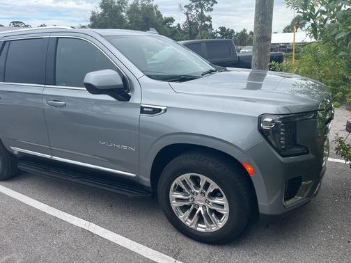 2023 GMC Yukon SLT