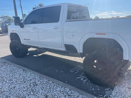 2022 GMC Sierra 2500 AT4