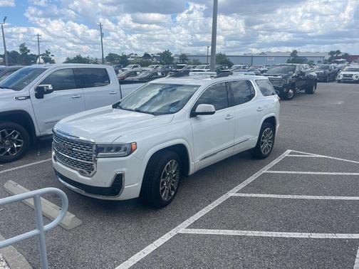 White Frost Tri-Coat 2022 GMC Acadia Denali