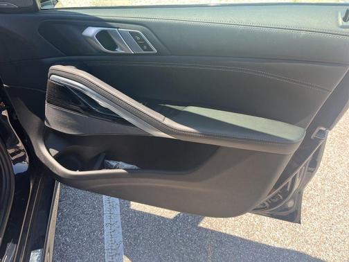 Carbon Black Metallic 2024 BMW X6 xDrive40i
