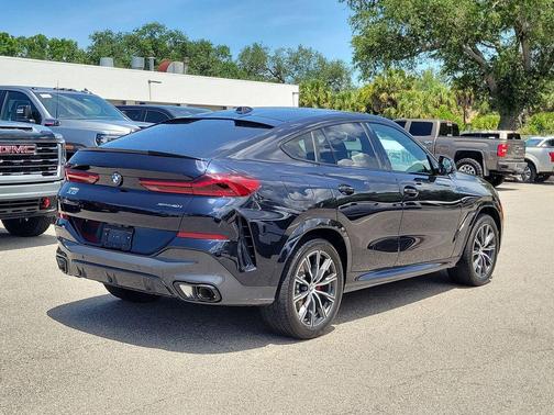 Carbon Black Metallic 2024 BMW X6 xDrive40i