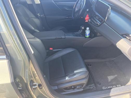 2022 Lexus ES 350 Base