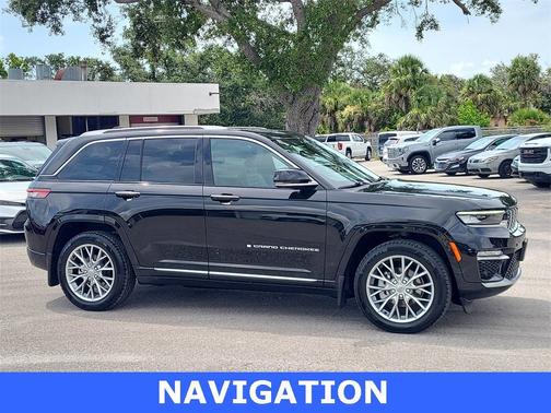 2022 Jeep Grand Cherokee Summit