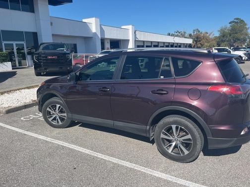 2017 Toyota RAV4 XLE