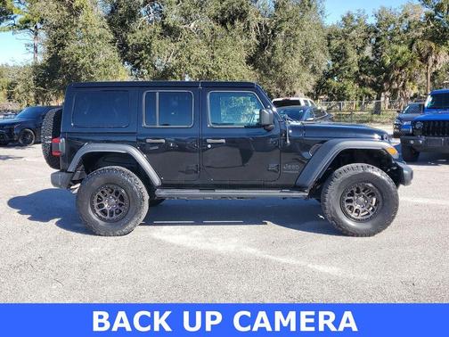Black Clearcoat 2022 Jeep Wrangler Unlimited Sport