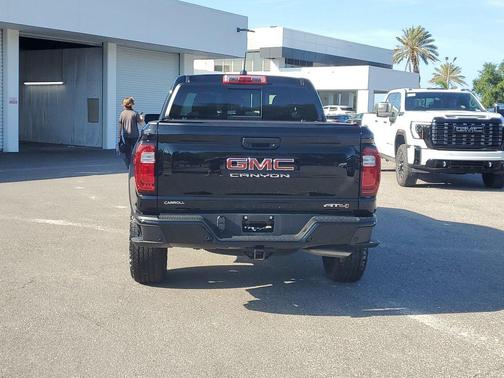 Onyx Black 2025 GMC Canyon AT4