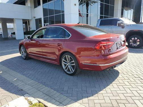 2016 Volkswagen Passat 1.8T R-Line w/ Comfort