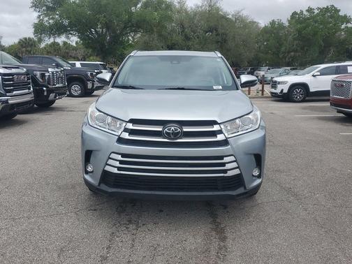 Celestial Silver Metallic 2019 Toyota Highlander XLE