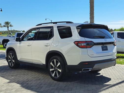2024 Honda Pilot Touring