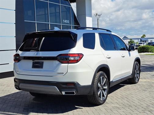 2024 Honda Pilot Touring