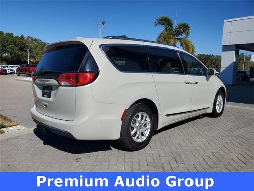 2020 Chrysler Pacifica Touring-L