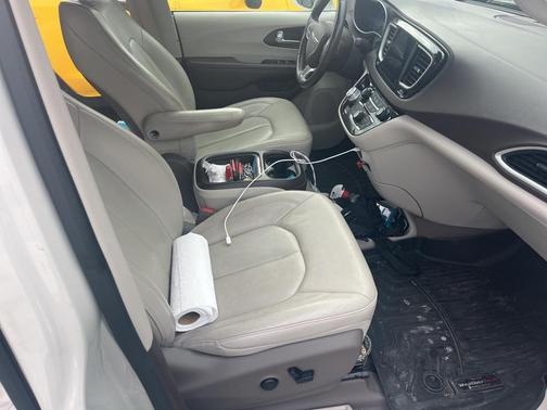 2020 Chrysler Pacifica Touring-L