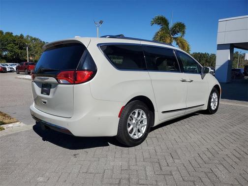 2020 Chrysler Pacifica Touring-L