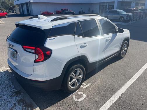 2022 GMC Terrain SLE