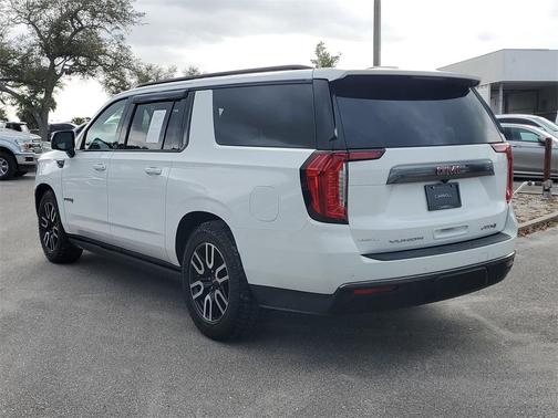 2021 GMC Yukon XL AT4