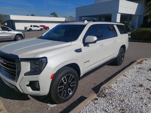 2022 GMC Yukon XL AT4