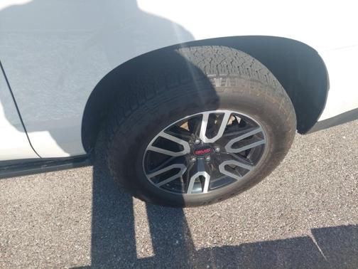 2022 GMC Yukon XL AT4