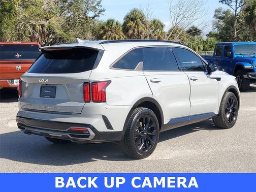 2022 Kia Sorento SX