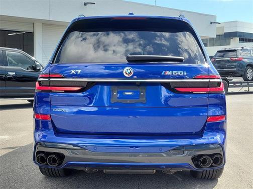 2023 BMW X7 M60i