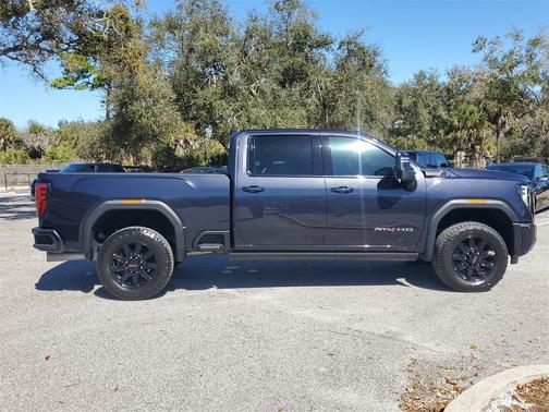 2024 GMC Sierra 2500 AT4
