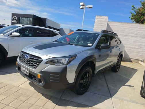 Ice Silver Metallic 2022 Subaru Outback Wilderness
