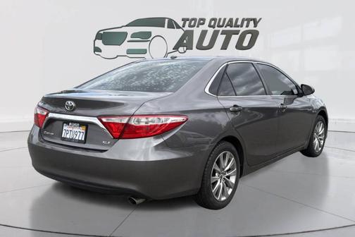 2016 Toyota Camry XLE